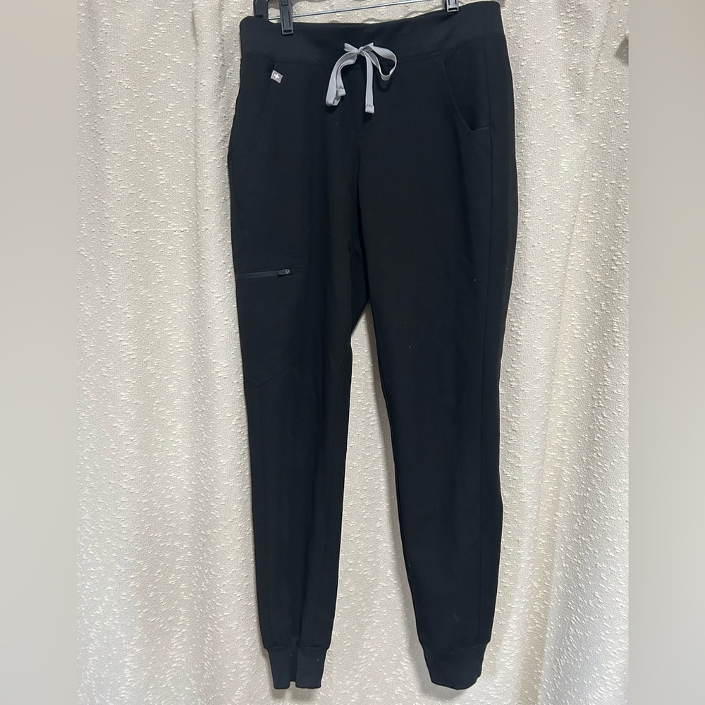 Figs Zamora Joggers in Black